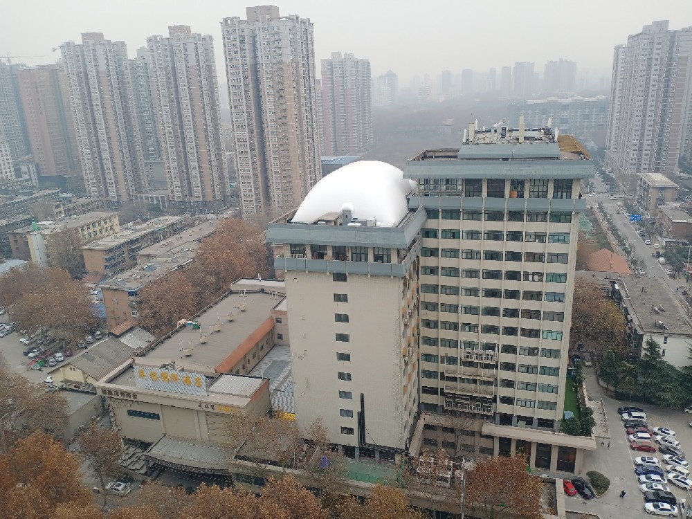 楼顶大菠萝视频网址APP体育馆是一种新型的体育场馆建筑，在未来的发展中有着广阔的前景